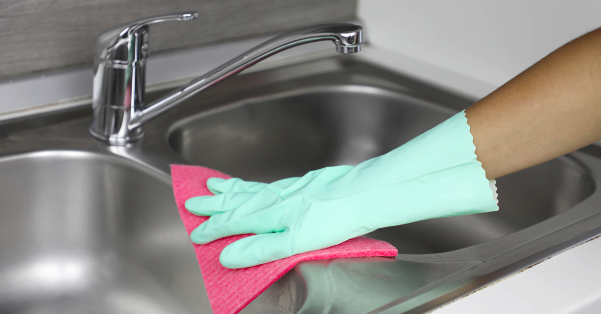 Nämä pienet virheet vahingoittavat ruostumattomasta teräksestä valmistettuja pintoja ja vaikeuttavat niiden hoitoa huomattavasti: vältä niitä!