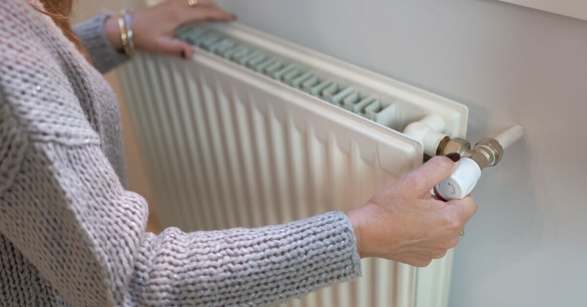 Kuinka puhdistaa lämmitysradiaattorit sisä- ja ulkopuolelta: kaikki vinkit, jotta ne näyttävät uusilta ja parantavat kodin lämpöä