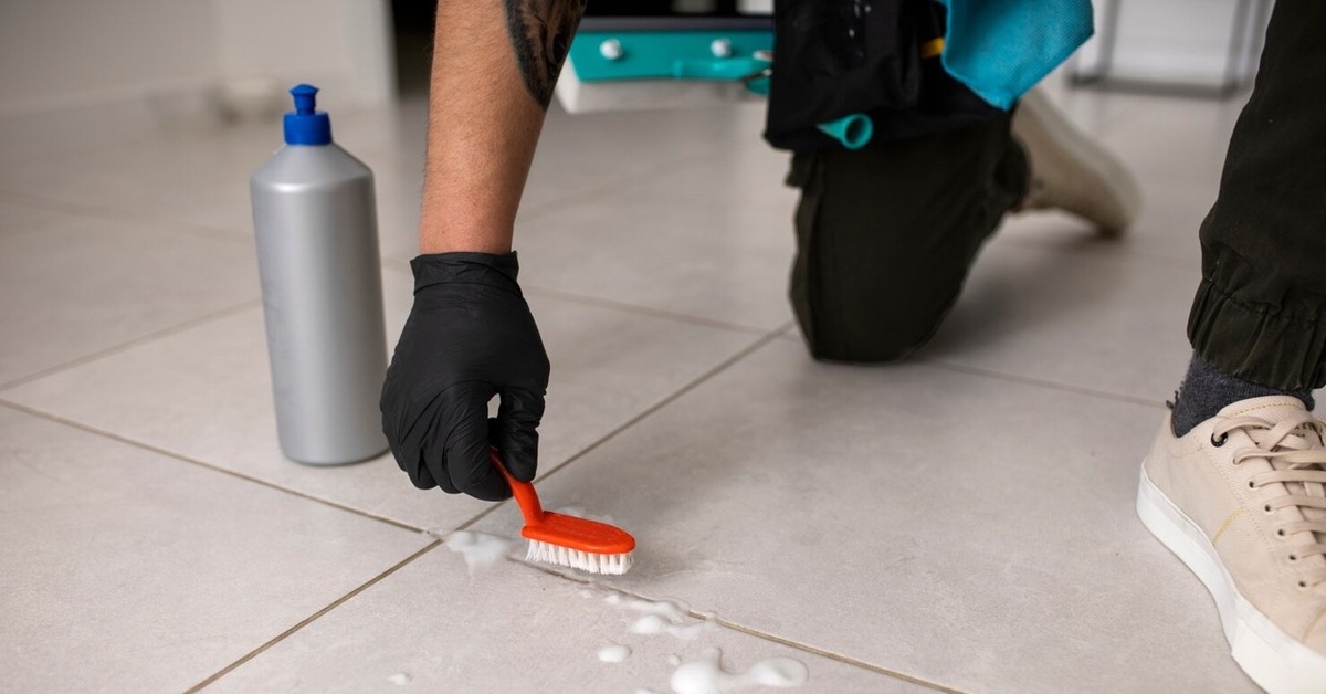 Levitä tätä laastia. Se poistaa kaiken lian 15 minuutissa.