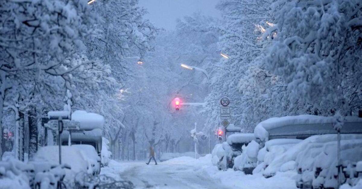 Lumi ja jää peittävät Euroopan, lämpötila laskee alle -30