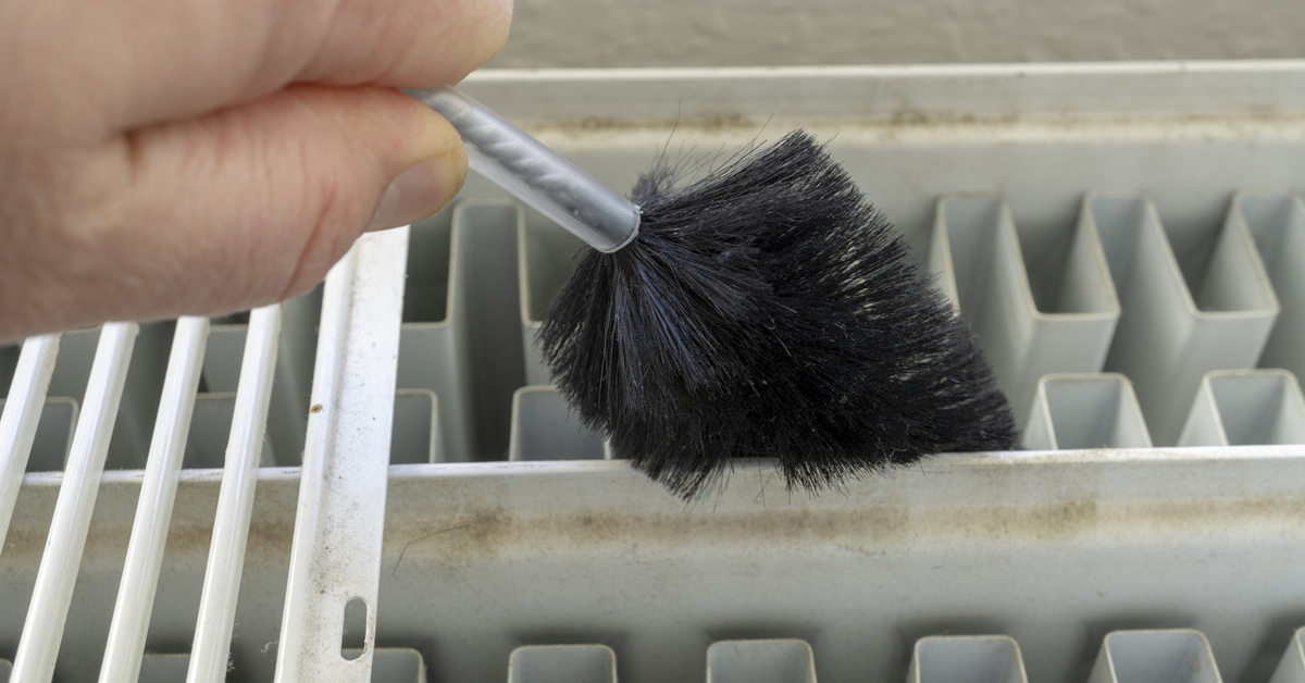 Kuinka puhdistaa lämmitysradiaattorit sisä- ja ulkopuolelta: kaikki vinkit, jotta ne näyttävät uusilta ja parantavat kodin lämpöä