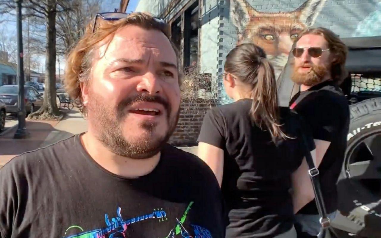 Hän esiintyy elokuvassa vain muutaman sekunnin ajan: tunnistitteko tämän supertähden elokuvassa ”Demolition Man”?