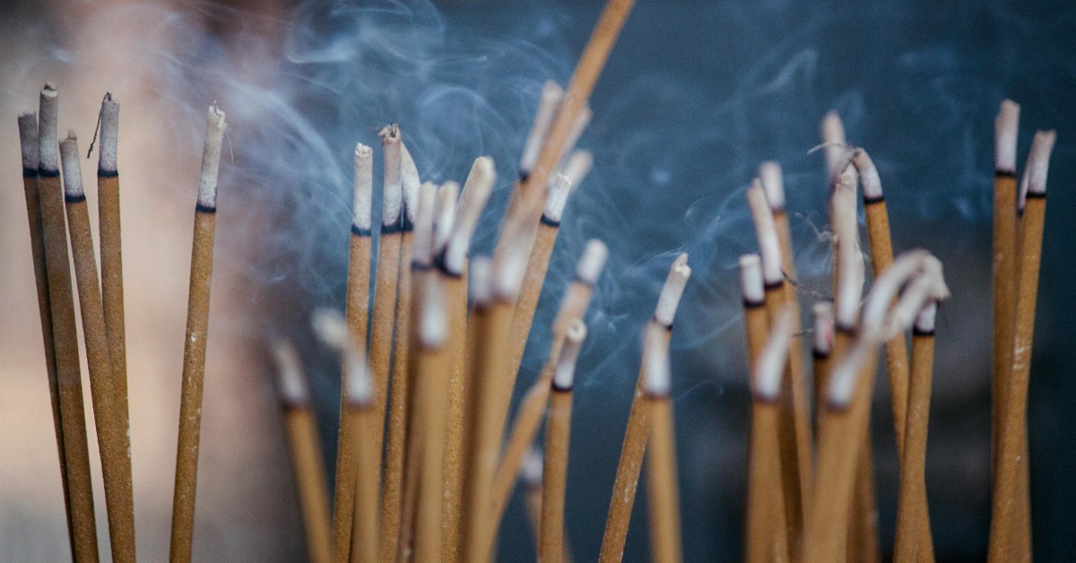 Maria Lunas, arkkitehti: ”En halua pilata kaikkien mielialaa, mutta se, mitä hengitämme, kun poltamme suitsukkeita, ei ole lainkaan terveellistä.”