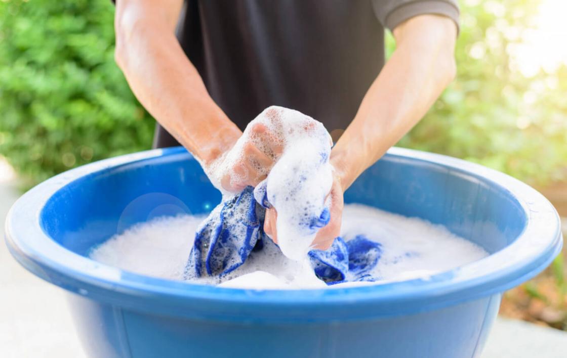 Kuinka pestä vaatteet niiden tyypin mukaan, jotta ne eivät pilaannu, siivousasiantuntijan mukaan