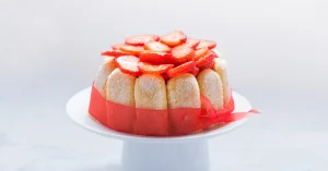 Helppo ja nopea: kuinka valmistaa tiramisu punaisista hedelmistä ilman uunia