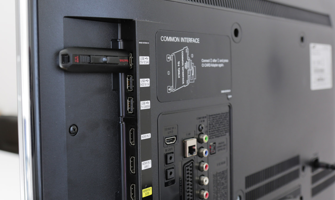 Televisiosi USB-portilla on useita toimintoja, joita et ehkä ole tiennyt: sitä voi käyttää muuhunkin kuin elokuvien katseluun kannettavasta tallennuslaitteesta.