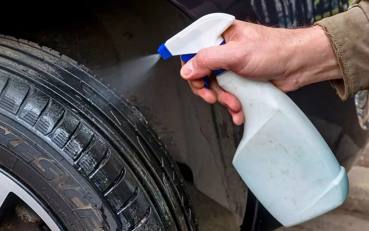 Pesuaineen ja glyseriinin sekoittaminen autossa: miksi se on suositeltavaa ja mihin sitä käytetään