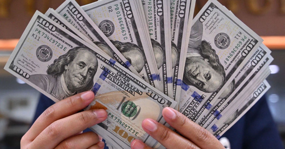 Dollari on laskenut viisi päivää peräkkäin ja saavuttanut alimman hinnan viimeisen 30 päivän aikana.