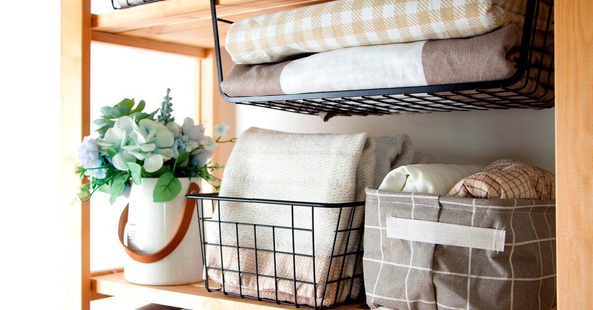 Jos sinulla on vanhoja verhoja, älä heitä niitä pois: 3 trendikästä tapaa kierrättää ja sisustaa kotisi