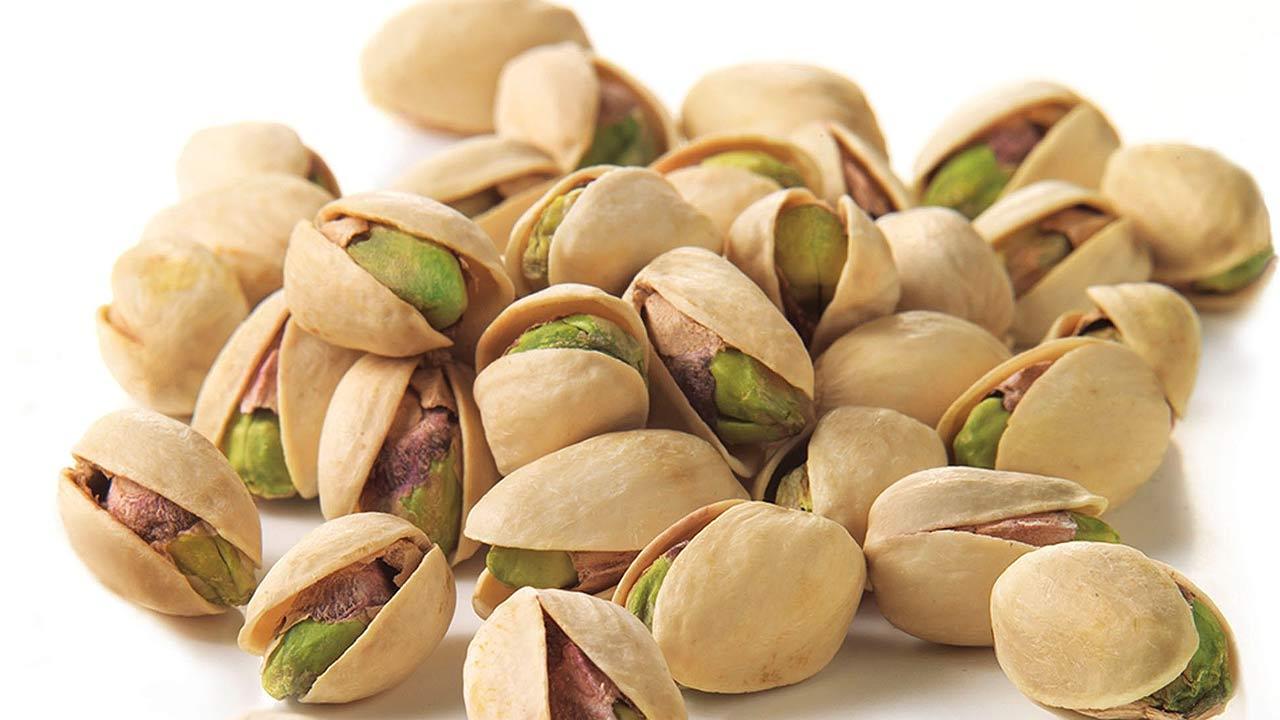 Mantelit vai pistaasipähkinät: kumpi pähkinä on terveellisempi sydämelle ja verensokerille?