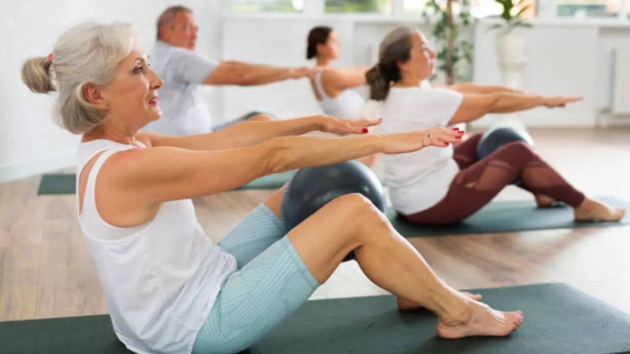 Pilates on hyödyllistä, mutta nämä 5 harjoitusta sopivat parhaiten yli 60-vuotiaille.