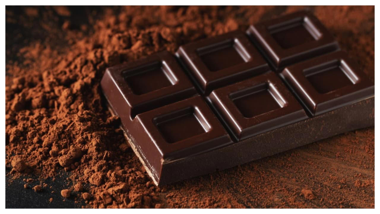 Syö sitä suklaapatukoiden sijaan. Ostamme sitä harvoin, mutta se suojaa sydäntä ja parantaa mielialaa.