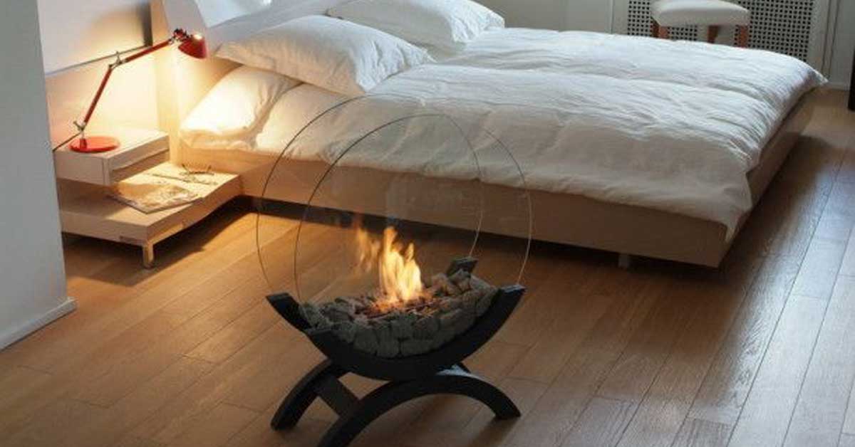 Sano hyvästit takan lasin puhdistamisen rutiinille tämän pienen laitteen avulla, joka muuttaa kaiken takassasi.