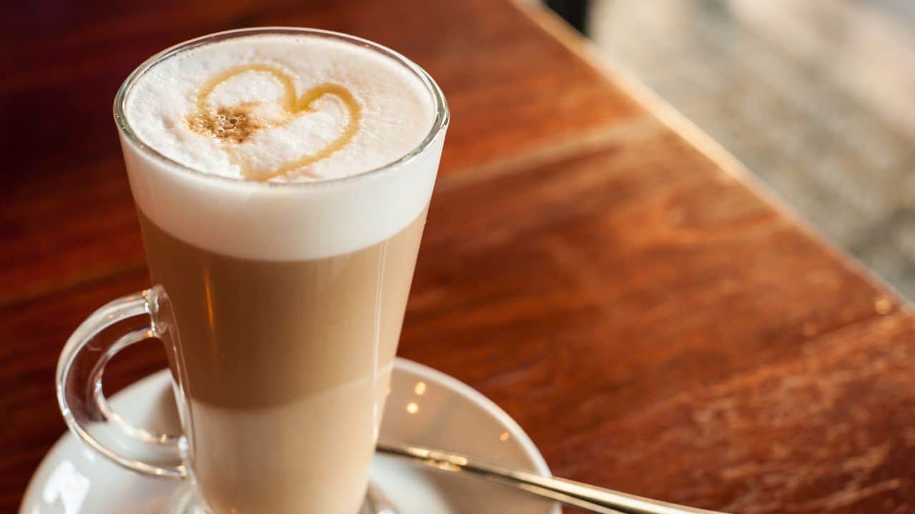 Lisää tämä aina kahviin maidon ja sokerin sijaan, ja kilot sulavat pois.