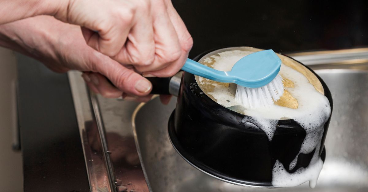 Vetyperoksidin ja ruokasoodan seos, joka muuttaa siivouksen ikuisesti