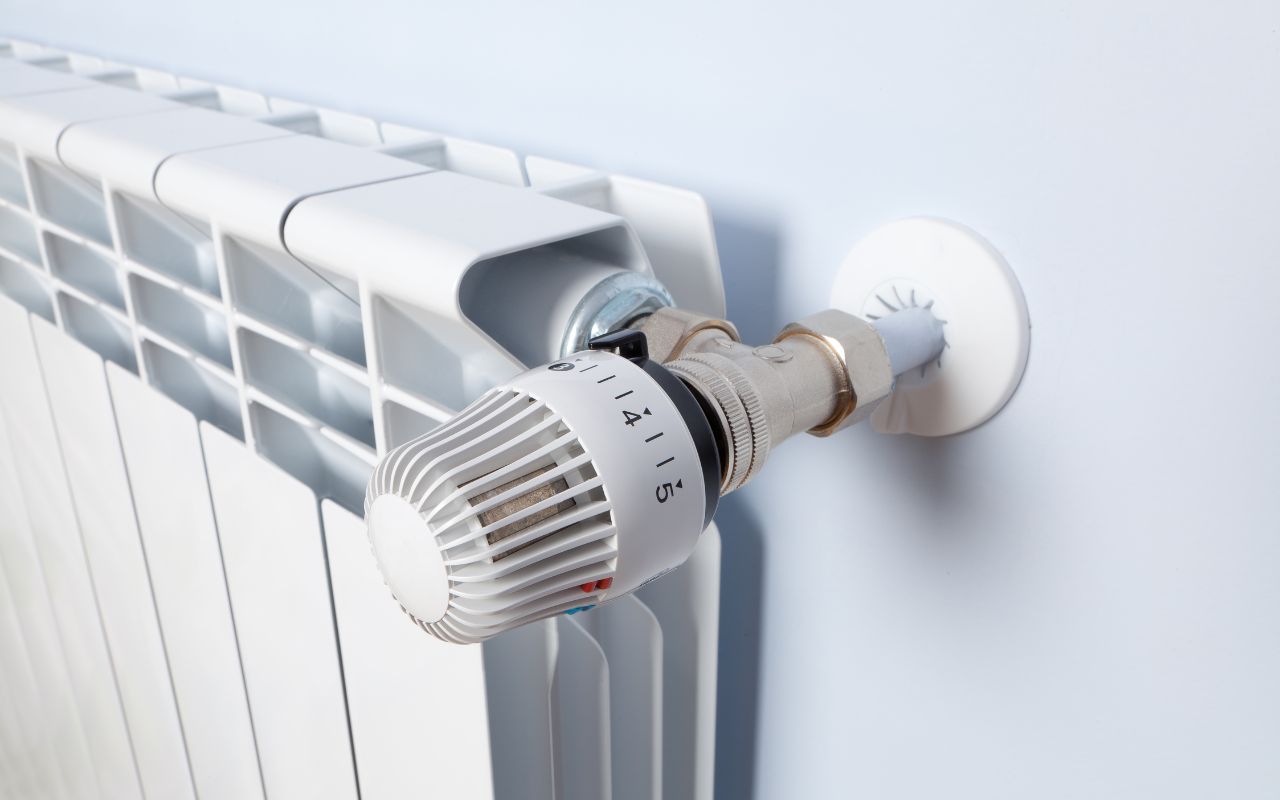 Jos patteri lämpenee vain yläosasta, yksi liike riittää, ja puolen minuutin kuluttua se toimii jälleen täydellä teholla.