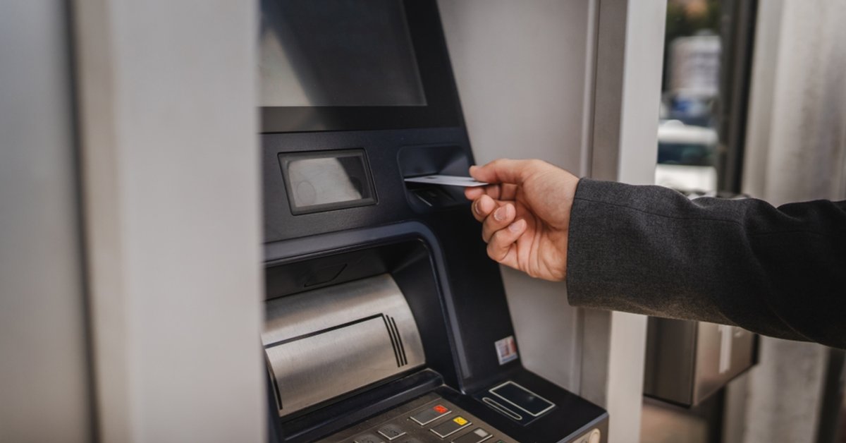 Pankkiautomaatit ovat menossa historiaan: mikä tulee niiden tilalle?