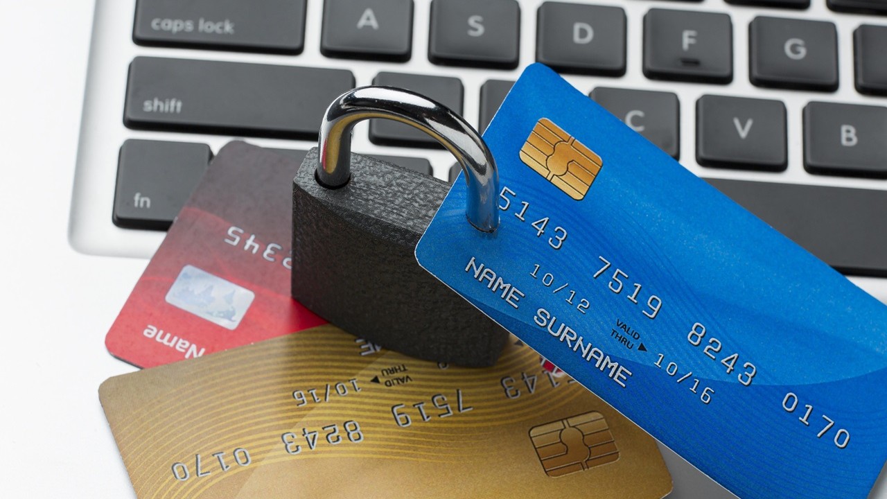 Tässä maassa vahvistettu | Kolumbian hallitus on päättänyt, että kaikki luottokortit ja pankkitilit, jotka ovat tällä listalla, jäädytetään joulukuun aikana.