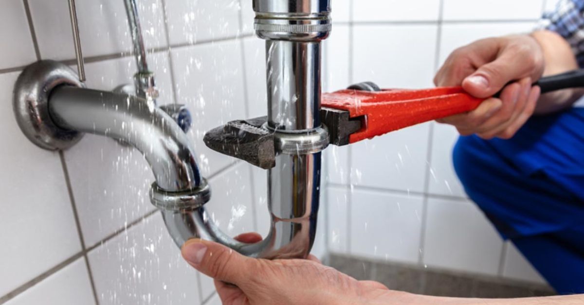 Jopa aloittelija pystyy korjaamaan nopeasti ratkaistavan vuotokohdan pesualtaan alla.