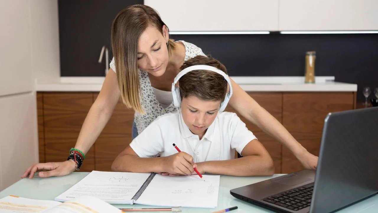 Suomi kääntyy puoleen vanhempien, jotka ovat päättäneet kasvattaa lapsensa metsässä: ”Mikä on tämä ansukling-tapaus?”