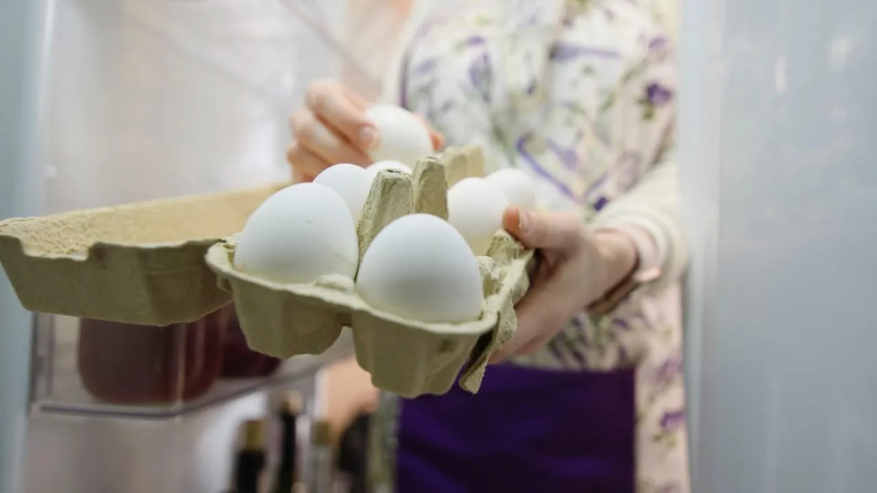 Salaisuus munien tuoreuden säilyttämiseen ja pitkäaikaiseen varastointiin: miten niitä säilytetään oikein