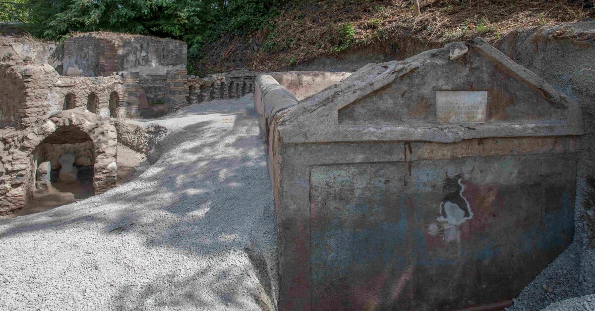 Arkeologit ovat löytäneet luonnollisen kokoisia ihmisfiguureja muinaisesta Pompejin haudasta