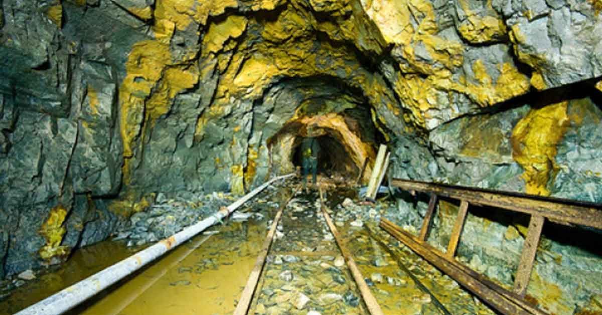 Työntekijät ilmoittivat löytäneensä 45 tonnin painoisen kulta-lohkareen. Viranomaiset sulkivat puiston välittömästi.