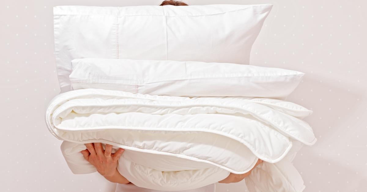 Jos teet näin, voit pestä suuren peiton pesukoneessa. Pesun jälkeen se on pehmeä ja tuoksuu hyvältä. Peiton pesu pesukoneessa