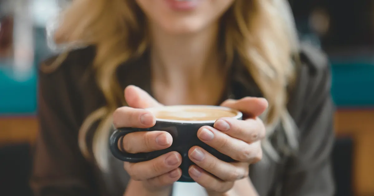 Tiesitkö, että säännöllisesti kahvia juovat ihmiset elävät todennäköisemmin pidempään ja ovat terveempiä vanhuudessa?