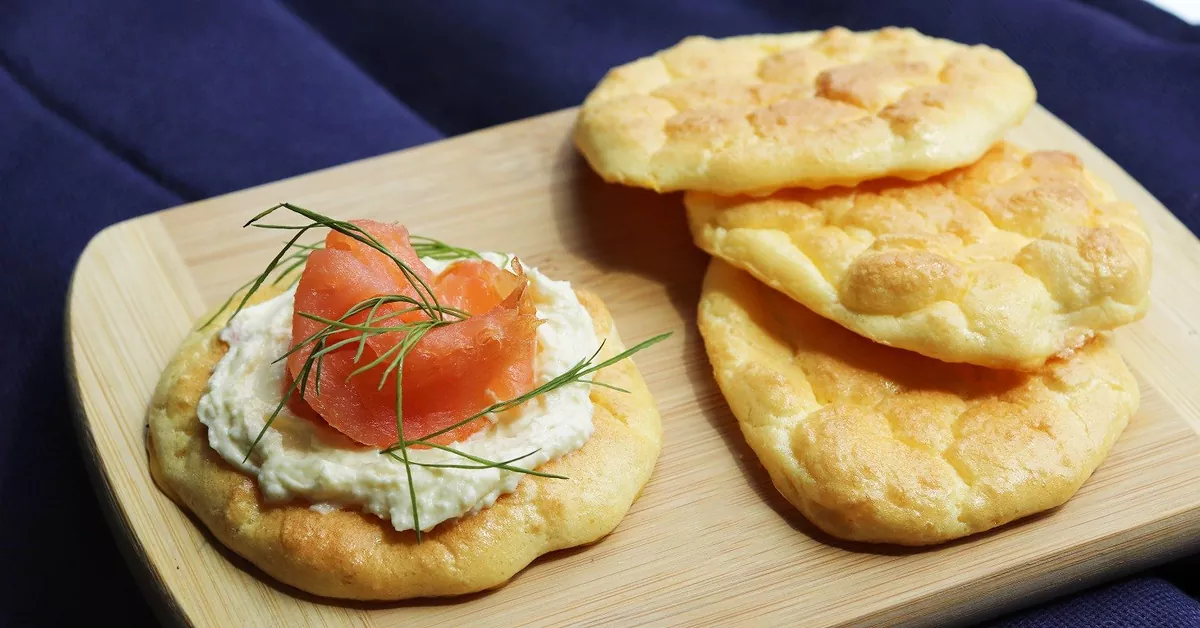 Pilvileipä pannulla, helppo ja nopea resepti: miten se valmistetaan ilman uunia ja jauhoja?