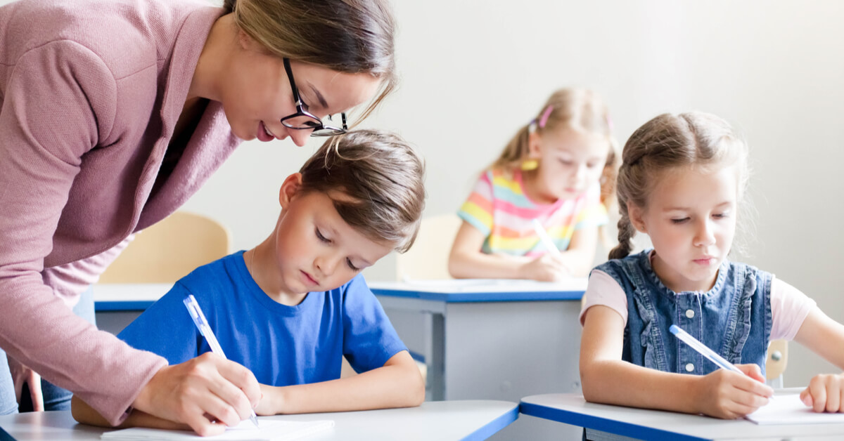 Opettaja kuvaa taitoja, joiden oppiminen on vaikeaa kolmasluokkalaisille.