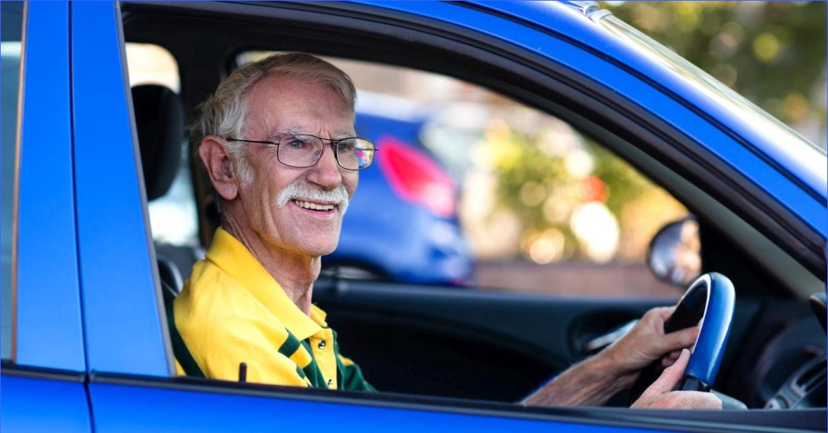 Tässä maassa yli 50-vuotiaat kuljettajat joutuvat noudattamaan uusia sääntöjä ajokortin voimassaolon jatkamisesta.