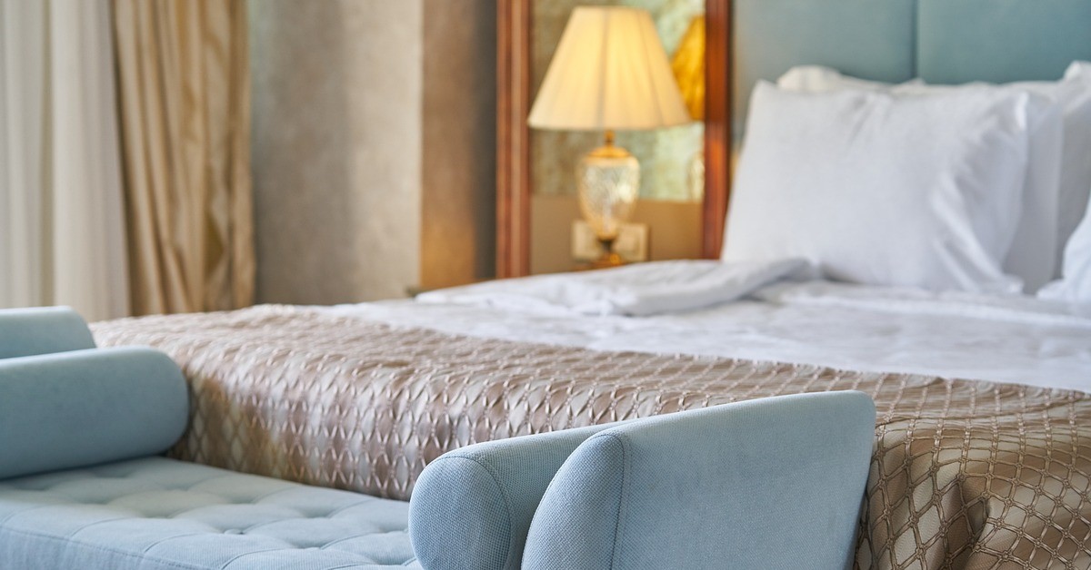 Viiden tähden hotellin tyynyt kotonasi: tarkoin varjellut unen salaisuudet, kuin palatsissa