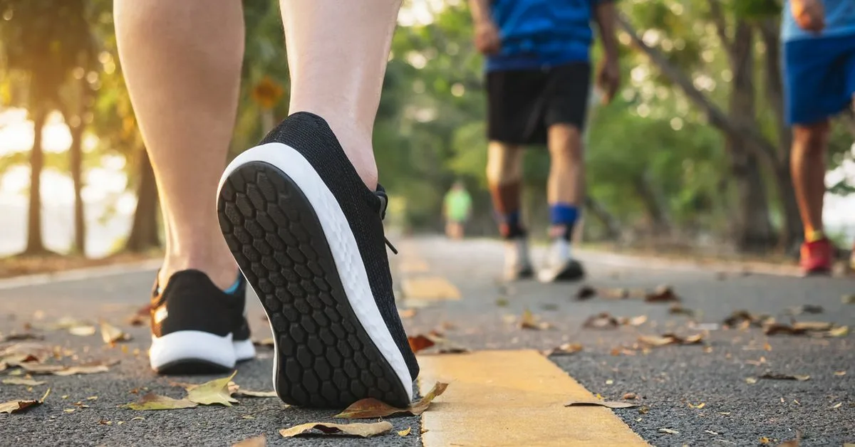 Mitä on tietoinen kävely: terveyttä parantava ja aivoja vahvistava harjoitus