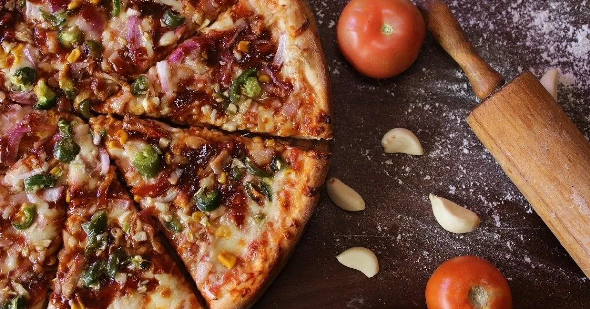 Se on kotitekoisen pizzan tärkein ainesosa. Usein aliarvioimme sen merkityksen.