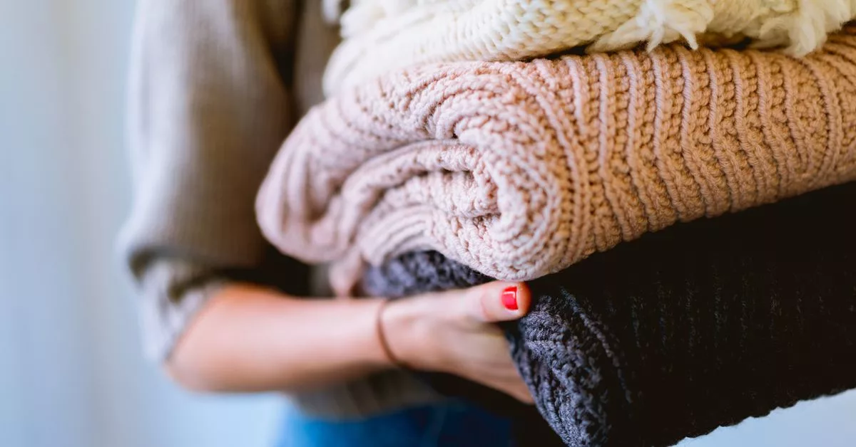 Muuttuvatko villapaidat vanhoiksi, kuluneiksi rievuksi jokaisen pesun jälkeen? Käytä näitä yksinkertaisia vinkkejä niiden säilyttämiseksi!