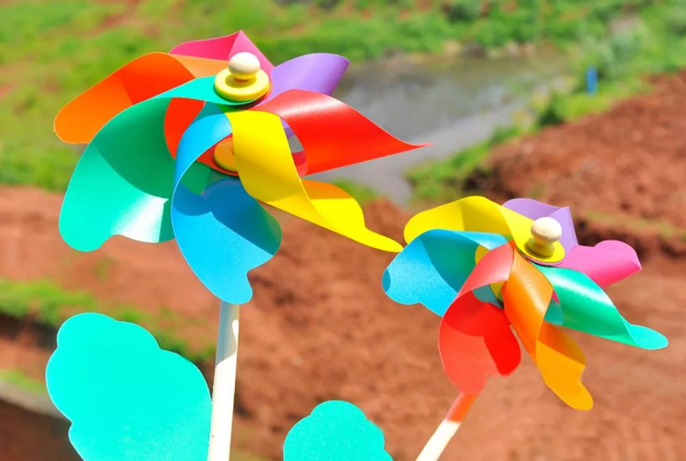 Harvat tietävät, miksi tuulimyllyjä suositellaan asennettavaksi talojen puutarhoihin.