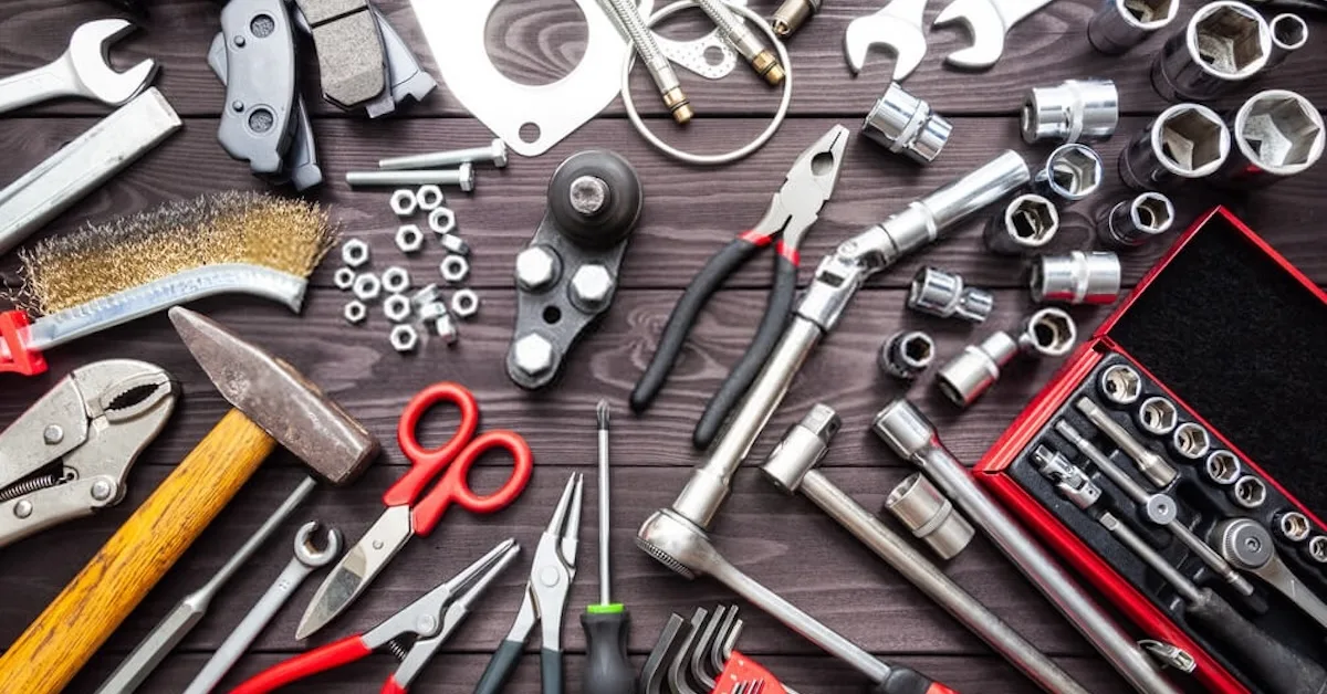 Kuinka poistaa ruostejäljet työkaluista etikan ja ruokasoodan avulla