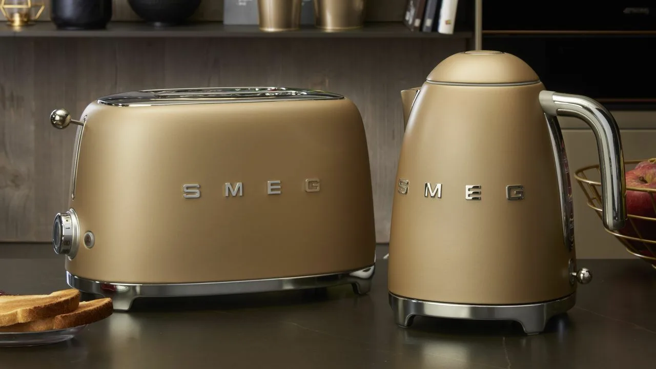 Hyvästi, ruostumattomasta teräksestä valmistetut kodinkoneet: tyylikäs ja trendikäs väri, joka lupaa uudistaa keittiöt vuonna 2026.