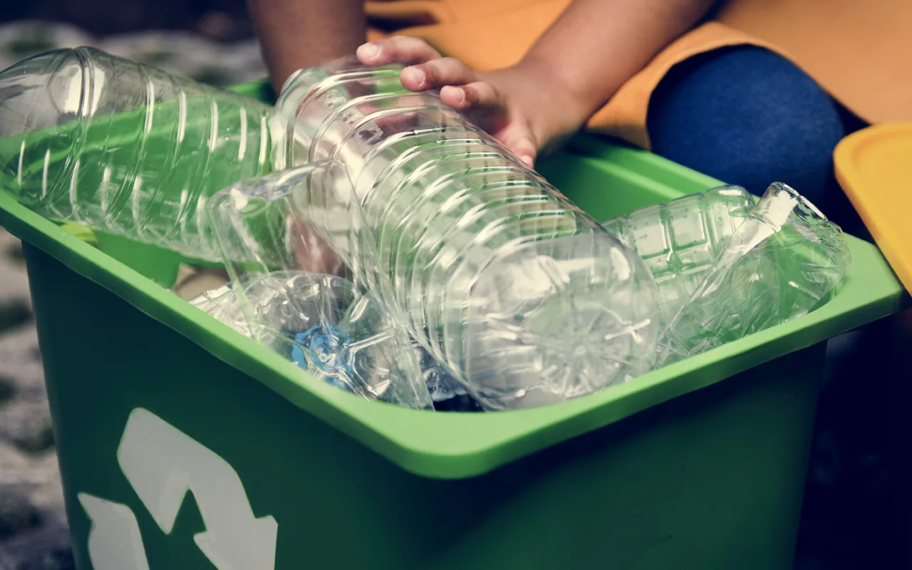 Kiina väittää, että se on jalostanut muovijätteen uudeksi materiaaliksi, joka lisää akkujen tehoa ja käyttöikää.