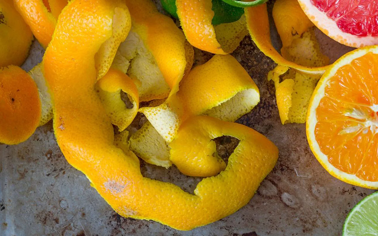 Keitä appelsiininkuoria vedessä jouluna: miksi se on suositeltavaa