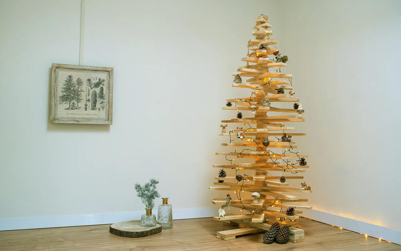 Perinteistä joulukuusta ei enää käytetä: vuoden 2025 eurooppalainen trendi on modernimpi ja taloudellisempi.