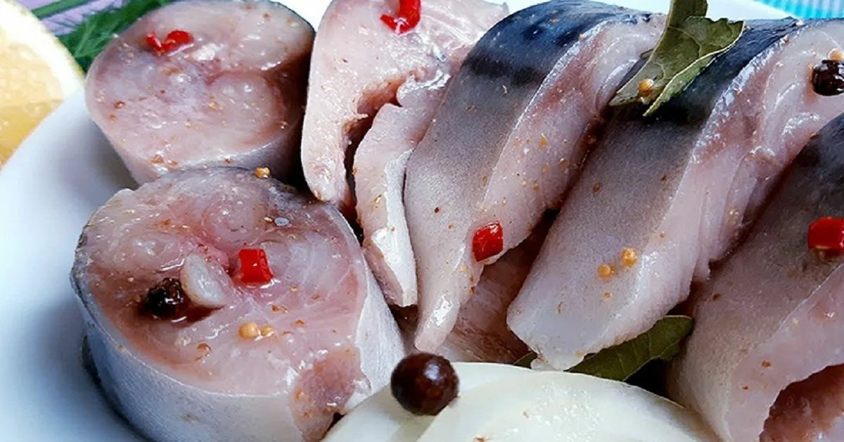 Marinoitu kotitekoinen makrilli: maukkaampi kuin mikään kaupasta ostettu makrilli