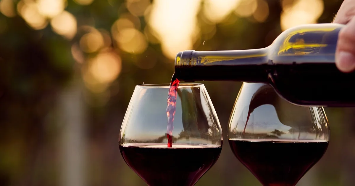 Kuinka monta lasillista viiniä pullo sisältää?