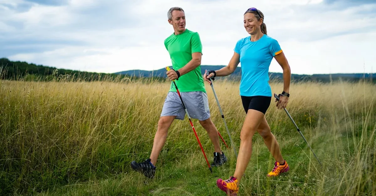 Suomalainen kävelymenetelmä hidastaa ikääntymistä, ja tulokset näkyvät jo muutaman viikon kuluttua.