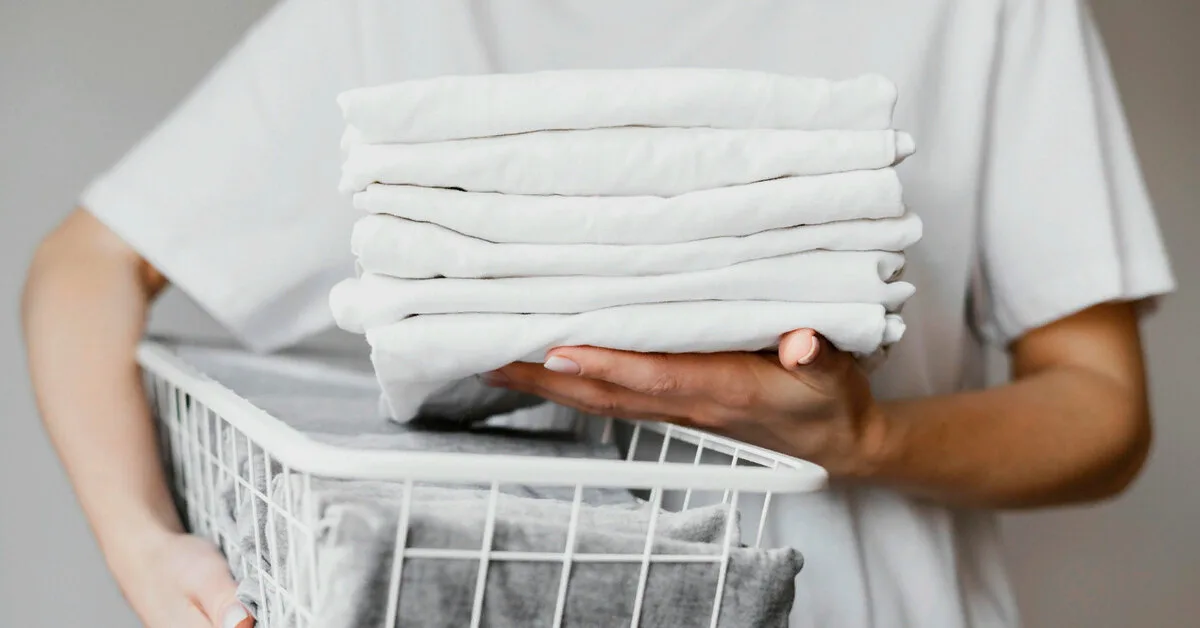 Alusvaatteesi eivät ole koskaan olleet näin kirkkaat: salainen menetelmä jopa haalistuneimpien kuitujen valkaisemiseksi