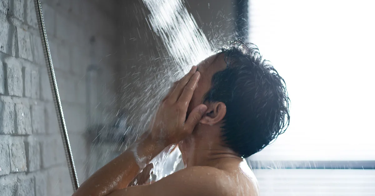 Auttaako vuorotellen suihku todella laihtua? Tässä ovat vastaukset yleisimpiin myytteihin.