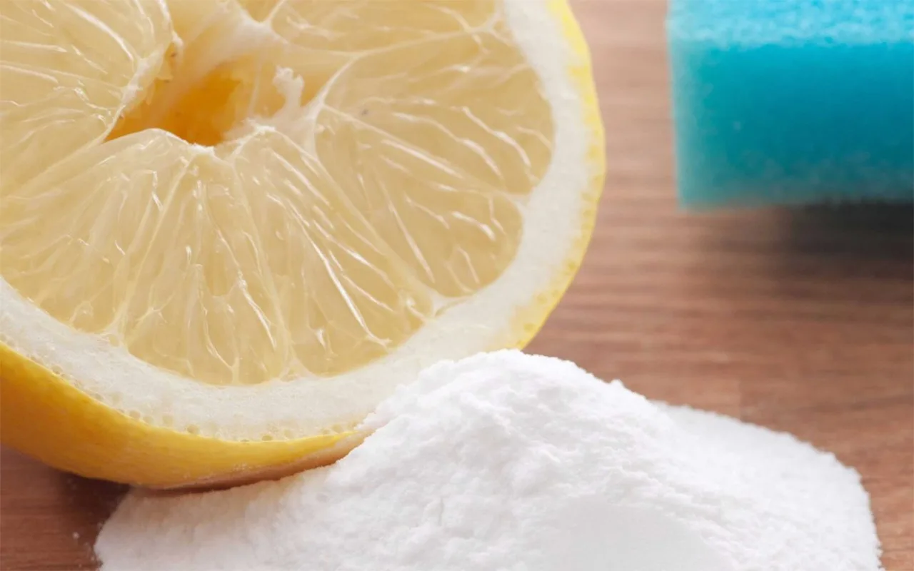 Etikan ja ruokasoodan avulla ja paljon muuta: helppo tapa puhdistaa nopeasti uuni ja liesi keittiössä.