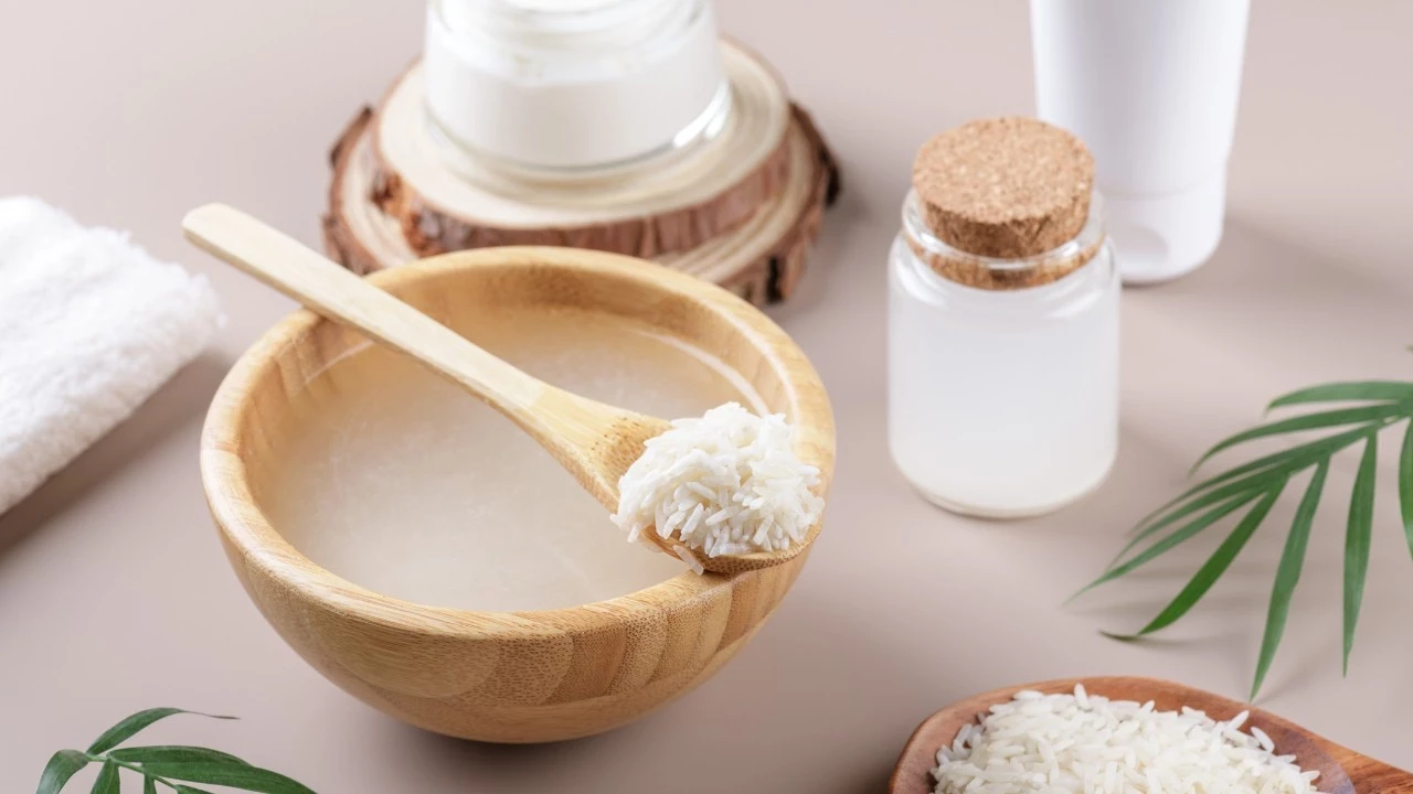 Kuinka tehdä kotitekoinen deodorantti kylpyhuoneeseen.