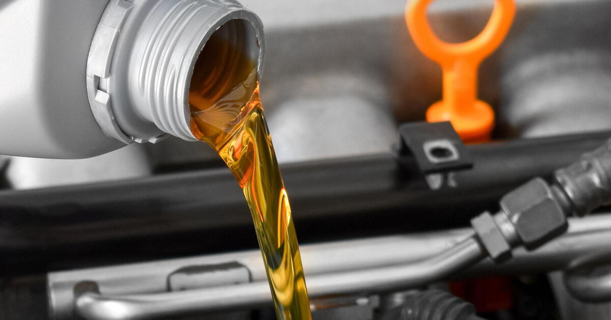 Moottoriöljy: mikä on ”1000 km:n sääntö” ja miksi se suojaa autoasi taloudelliselta katastrofilta?